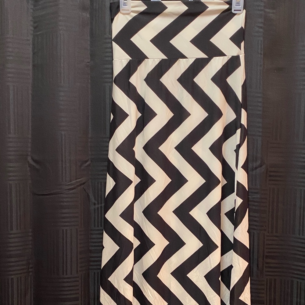 Black and white maxi skirt
